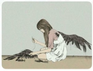 femme qui recout ses ailes pour se guérir