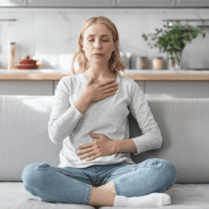 retrouver contact avec son corps femme sur canapé